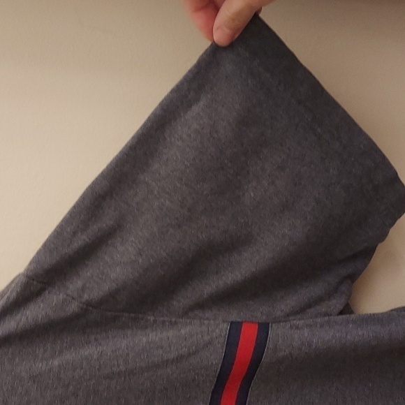 TOMMY HILFIGER Tino Classic Logo Short Sleeve Dark Gray T-shirt - Picture 4 of 8